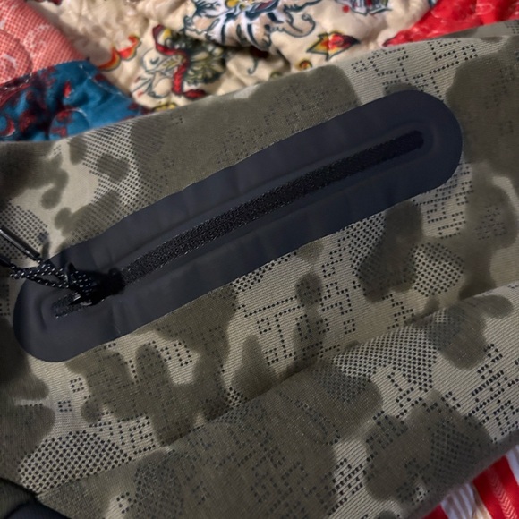 Men's Camouflage Jacket - Picture 4 of 5